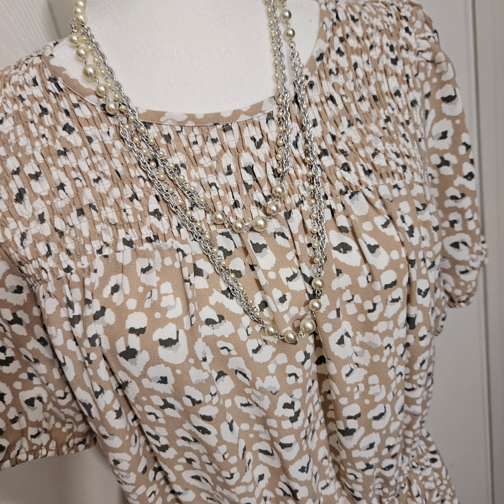 NINE WEST short sleeve smocked shirt blouse top with puffy sleeves, tan Sz Large - Picture 6 of 7